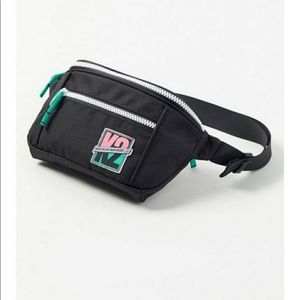 KO urban outfitter belt bag